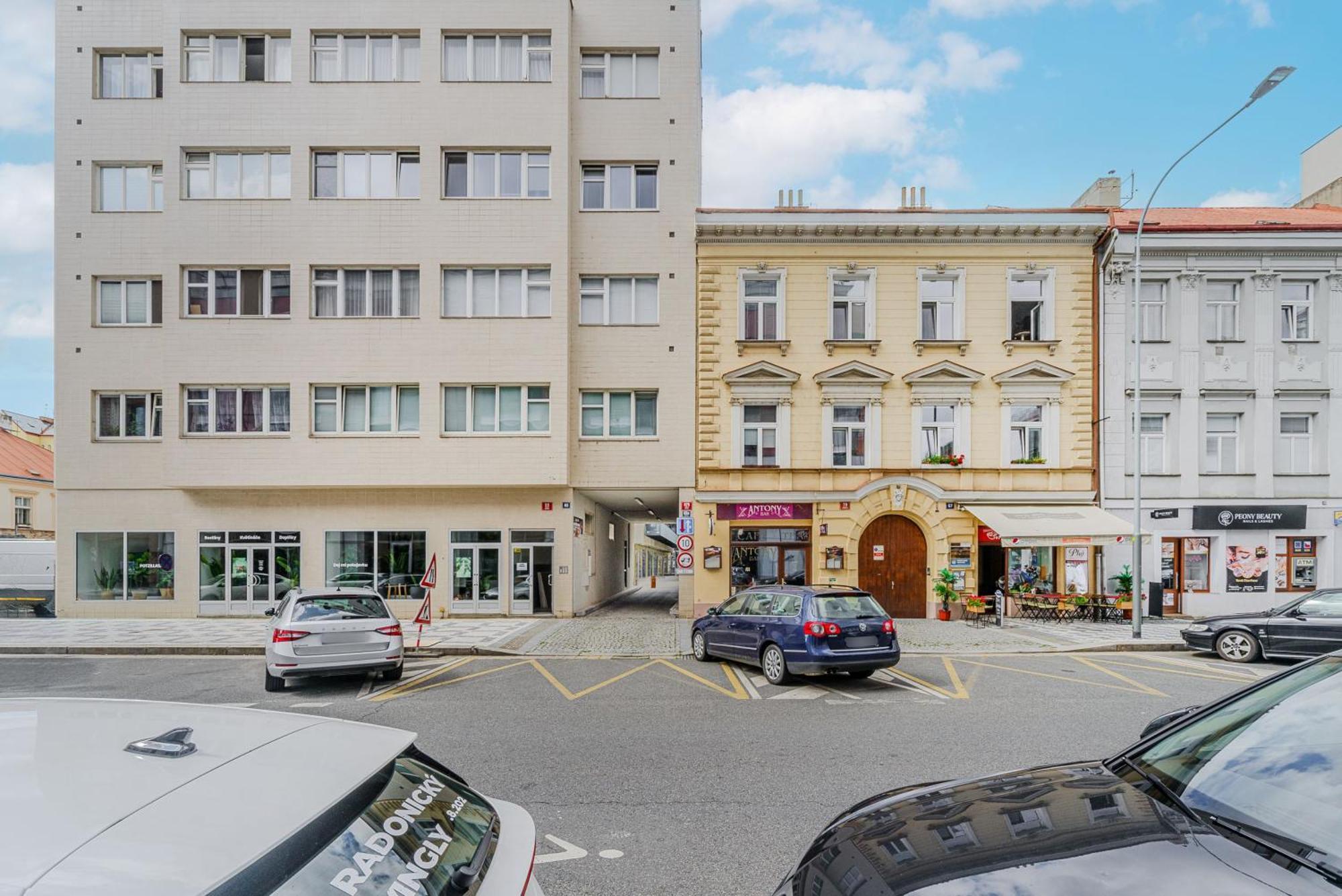 Apartments With Large Balcony, Parking 布拉格 外观 照片